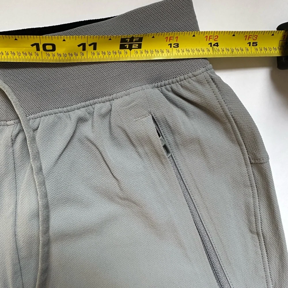 Lululemon Athletica License To Train‎ Men's Athletic Shorts Light Gray Sz Small - Picture 7 of 8